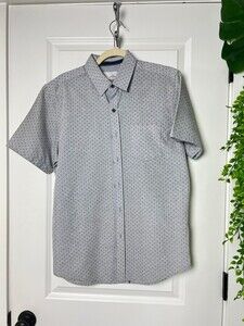 Craft + Flow Men's Graphic Button Up Shirt size medium